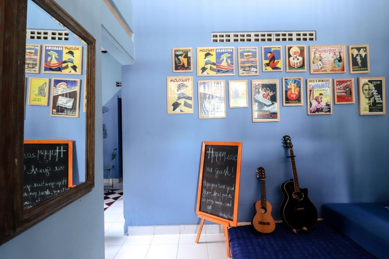Alexiz Hostel Yogyakarta Exteriör bild